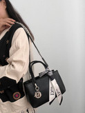 کیف دیور دوشی دستی زنانه